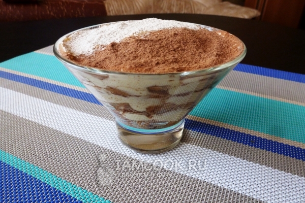 Выложить десерт слоями