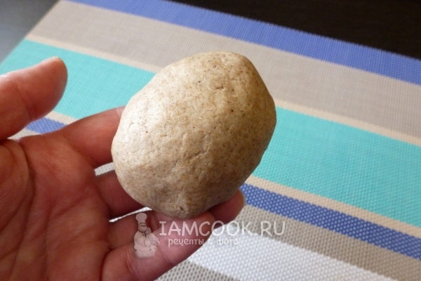 Слепить пирожок с яйцом