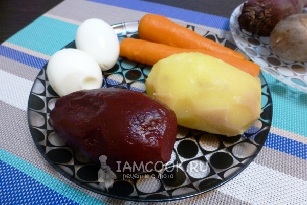 Почистить овощи и яйца