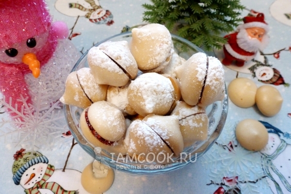 Рецепт вегетарианского безе с малиной из нутового отвара