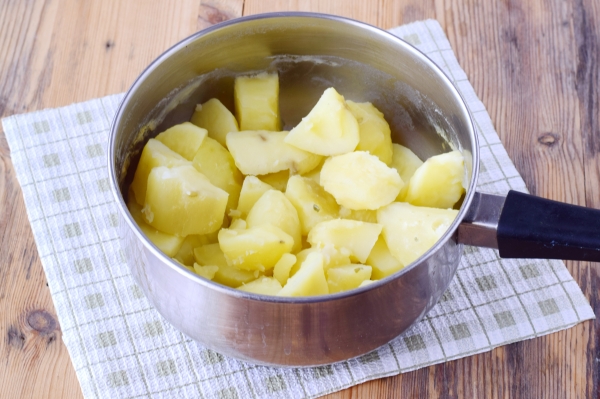 Сварить картофель