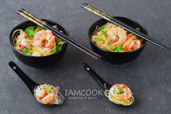 Фото фунчозы с креветками и овощами