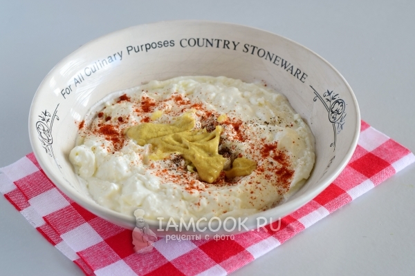 Положить горчицу