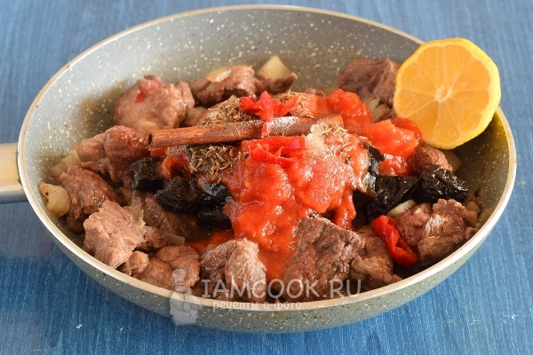 Влить сок лимона