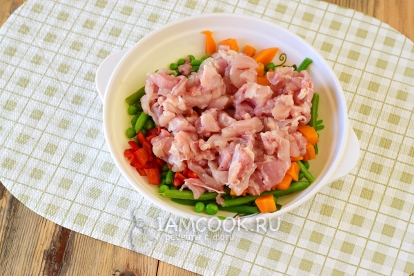 Добавить куриное мясо