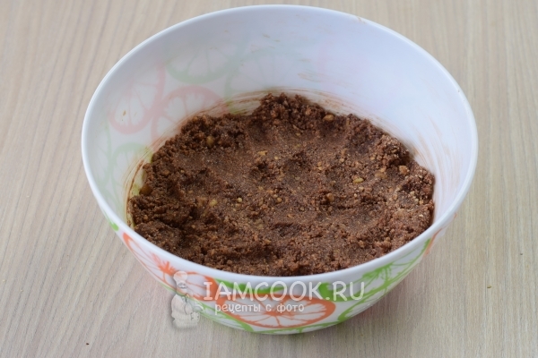 Вымесить сладкую массу