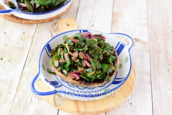 Положить на гриб начинку