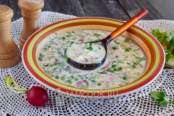 Фото окрошки на кефире с колбасой