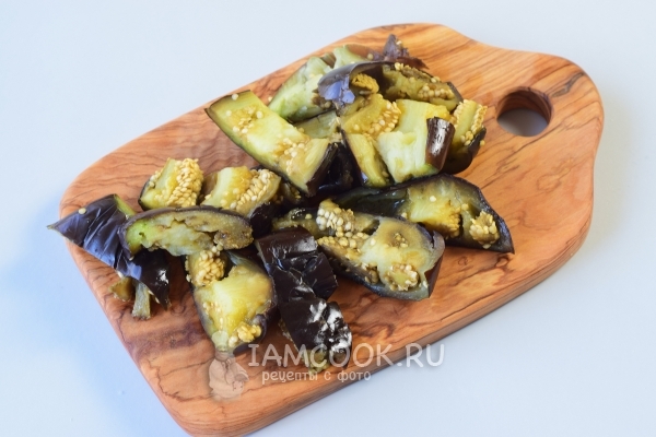 Порезать баклажаны