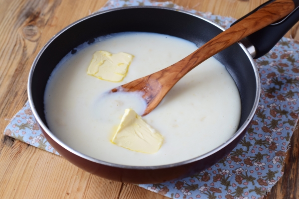 Положить масло