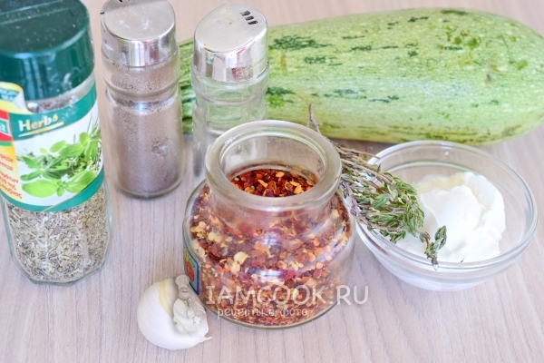 Ингредиенты для кабачков в сметане в духовке