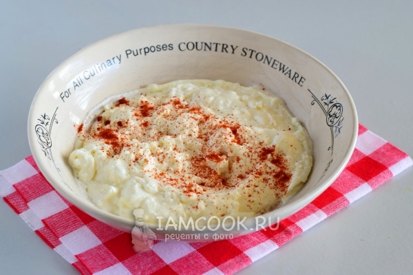 Всыпать к творогу перец