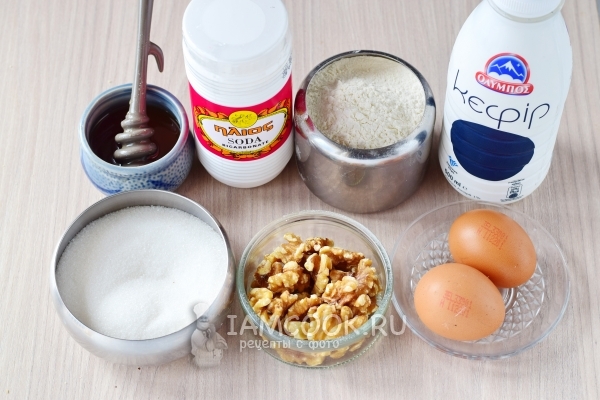 Ингредиенты для медового пирога в духовке на скорую руку
