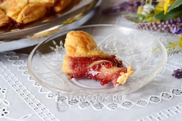 Рецепт пирога с малиновым вареньем