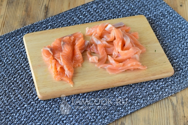 Порезать семгу