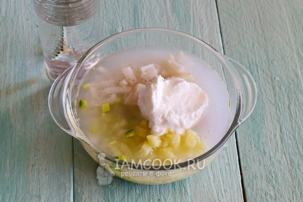 Влить минеральную воду