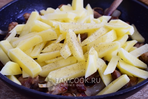 Всыпать соль и перец