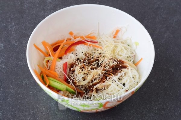 Соединить компоненты салата