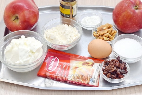 Ингредиенты для шарлотки на сметане с яблоками