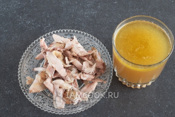 Процедить бульон