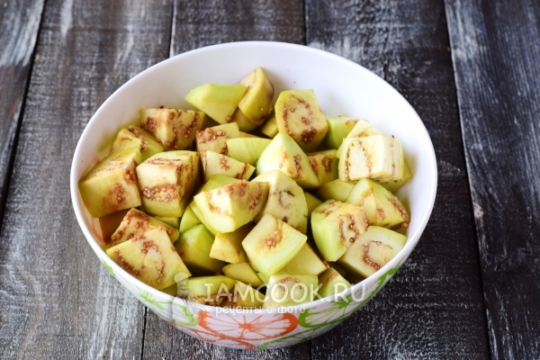 Порезать баклажаны