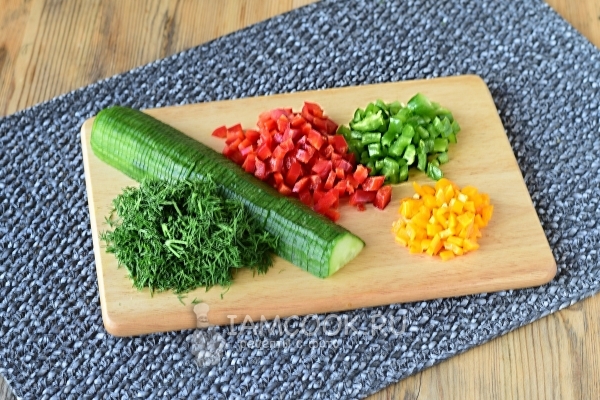 Порезать овощи и зелень
