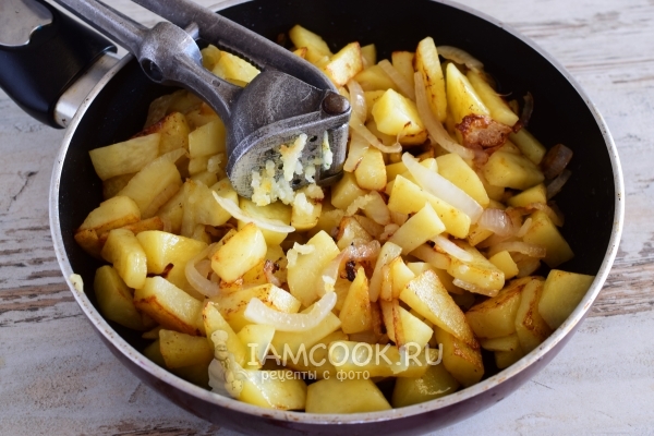 Добавить чеснок