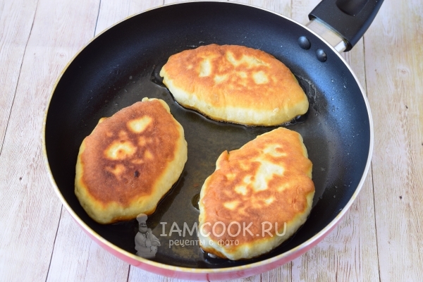 Пожарить пирожки