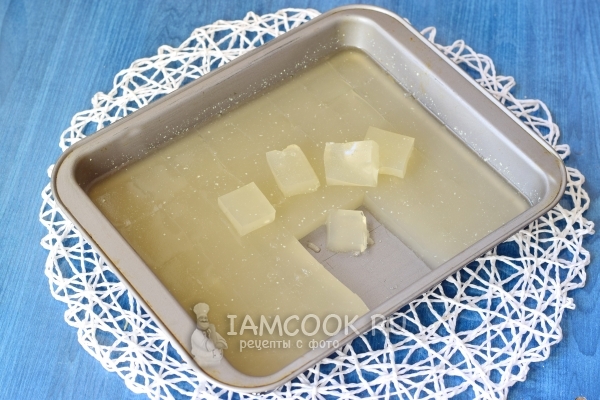 Порезать желатин на квадратики