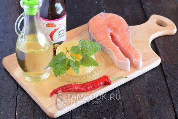 Ингредиенты для стейка из семги на сковороде
