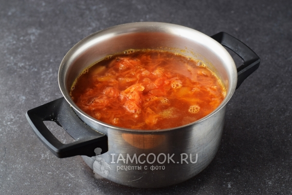 Положить овощи в бульон