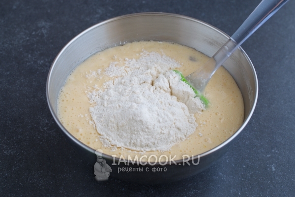 Всыпать муку