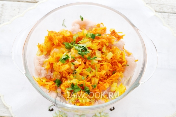 Добавить зажарку и зелень