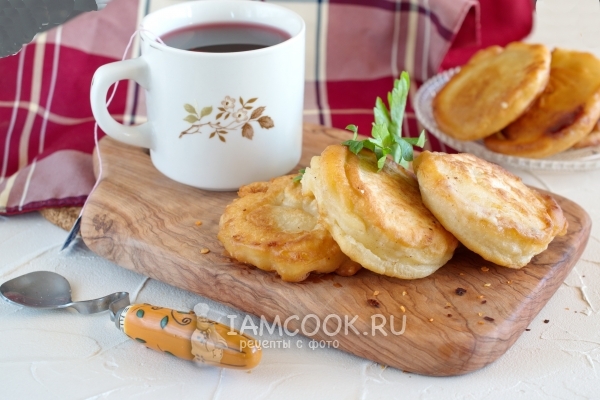 Фото колбасы в кляре на сковороде