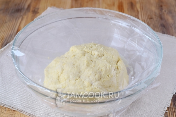 Накрыть тесто пленкой