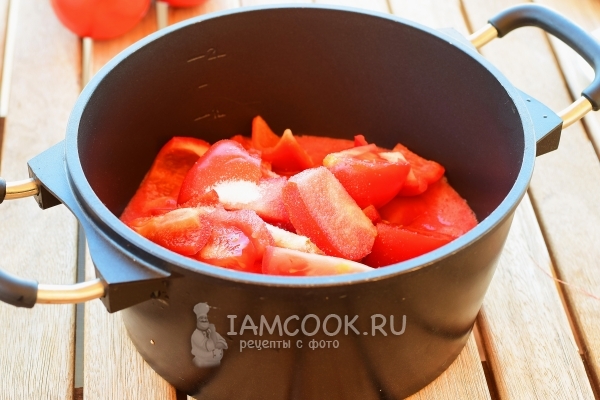 Всыпать соль и сахар