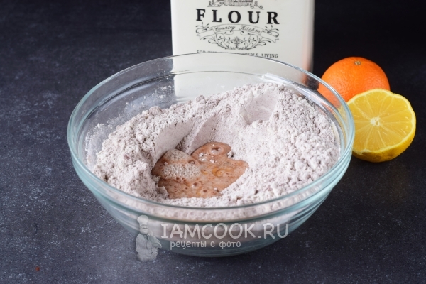 Влить сок лимона