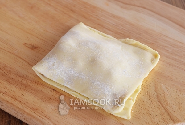 Закрыть начинку тестом