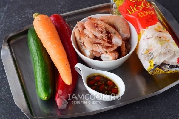Ингредиенты для фунчозы с креветками и овощами