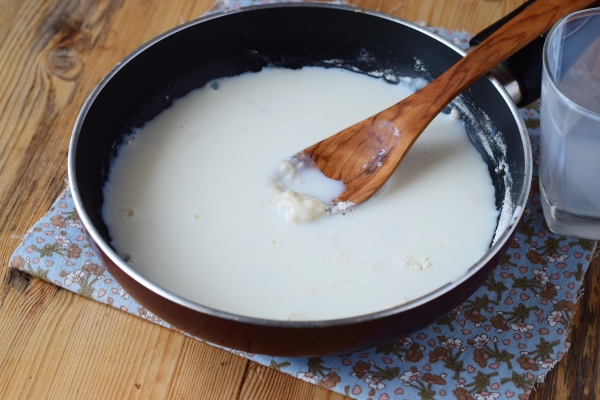 Размешать соус