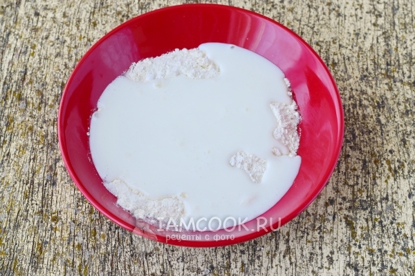 Влить кефир