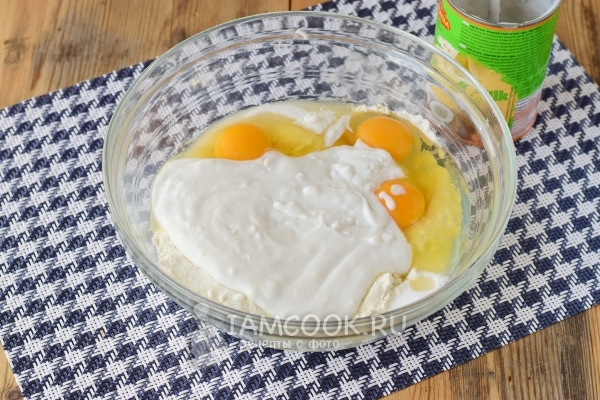 Влить кокосовое молоко