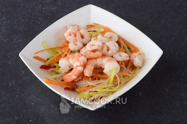 Добавить креветки в блюдо