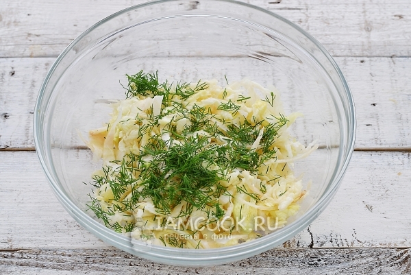 Соединить капусту с укропом