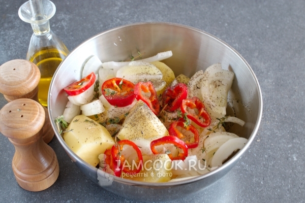 Всыпать соль и перец