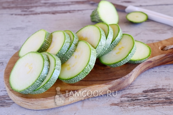 Порезать кабачки