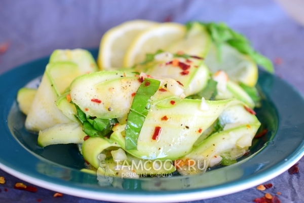 Рецепт салата из сырых кабачков