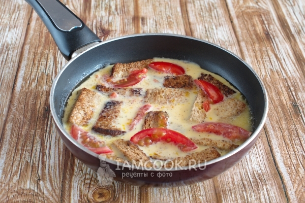 Положить помидор