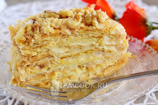 Торт «Наполеон» из слоеного теста с заварным кремом