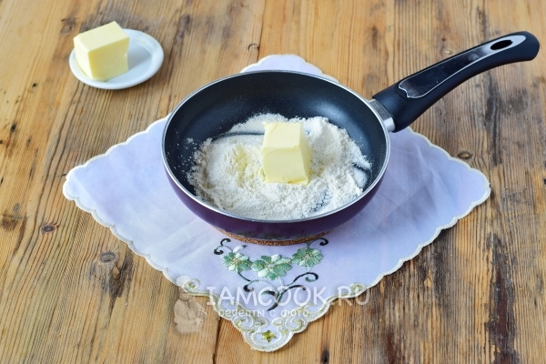 Положить сливочное масло